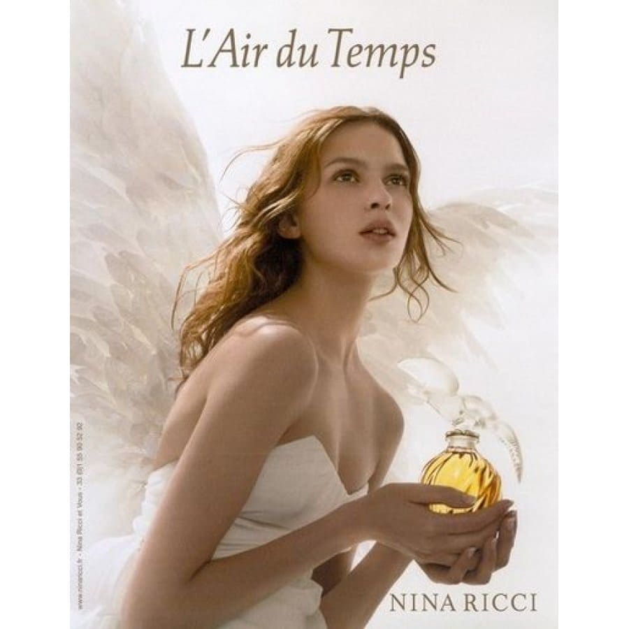 parfümeriefrau-nina-ricci-lair-du-temps